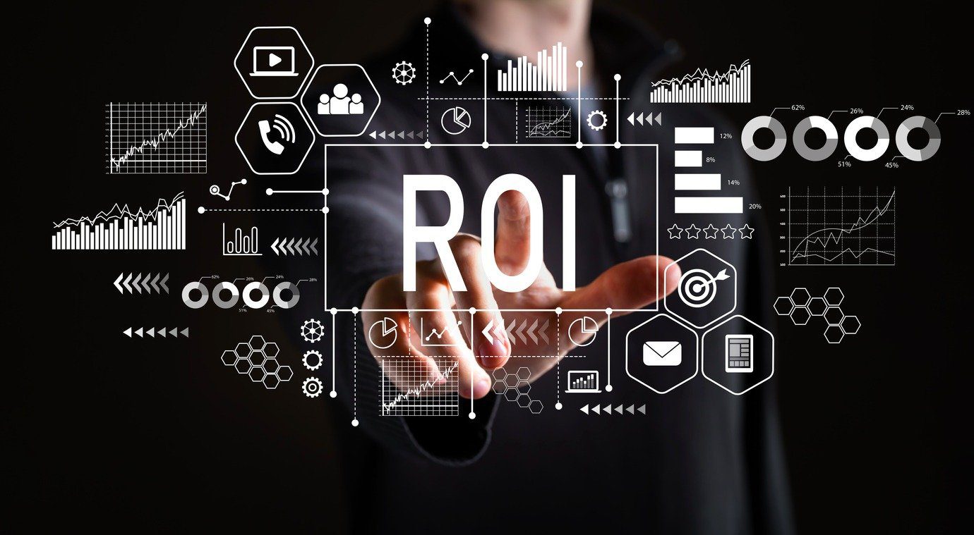 Calcular o ROI de um sistema ERP é importante para justificar o investimento.